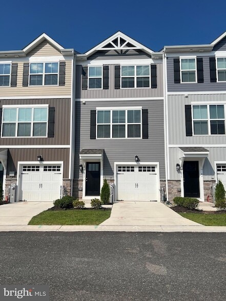 Building Photo - 1057 Flint Ct