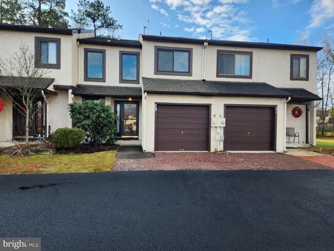 Building Photo - 72 5 Crown Royal Cir