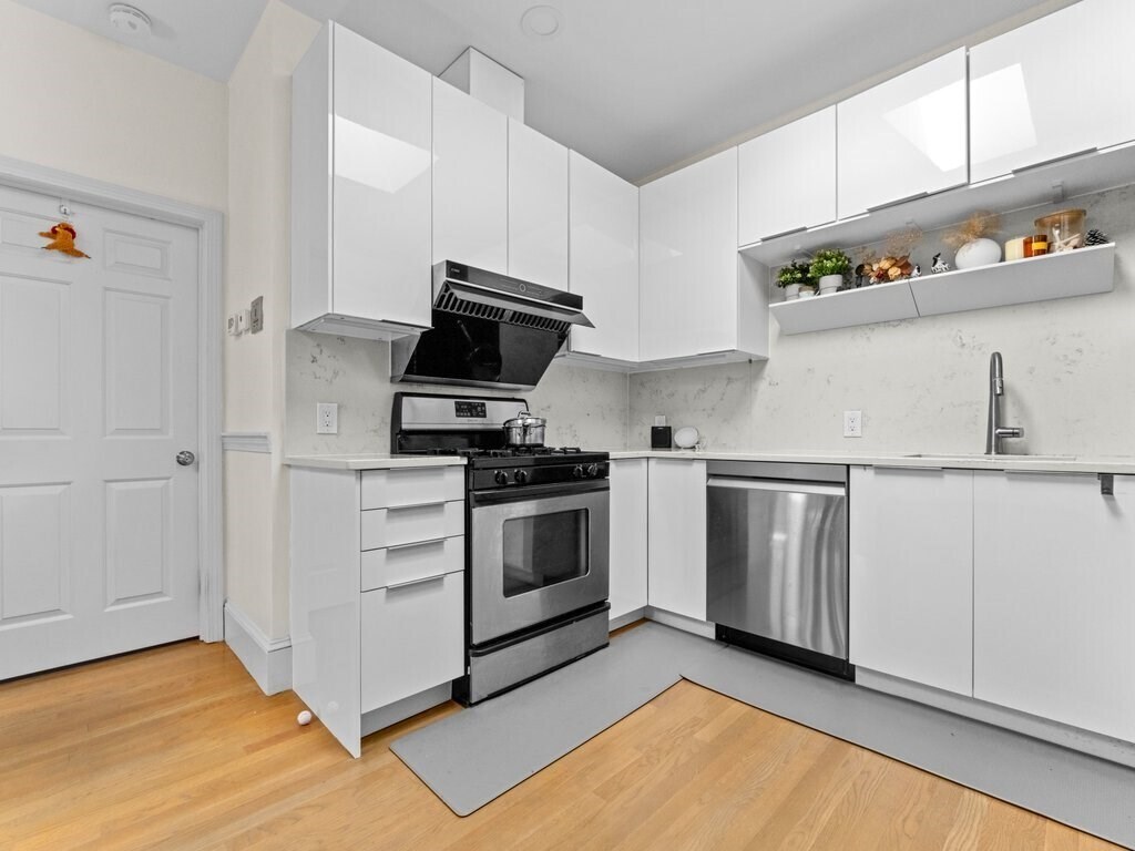 Building Photo - 433 Marlborough St