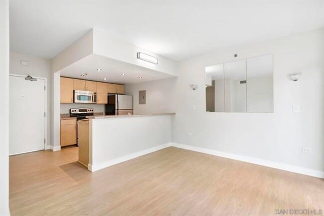 Building Photo - Urban Living in the Heart of Little Italy – 2 Bed / 1 Bath Condo at Acqua Vista