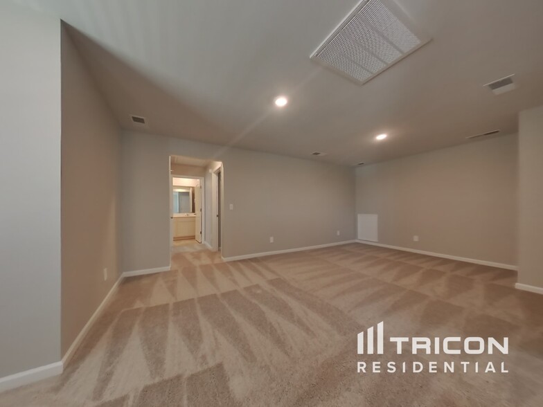 Building Photo - 5009 Benelli Dr