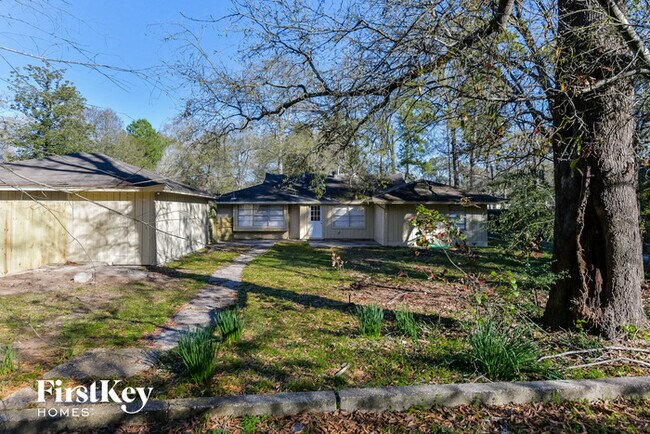 Building Photo - 214 Oakwood Dr
