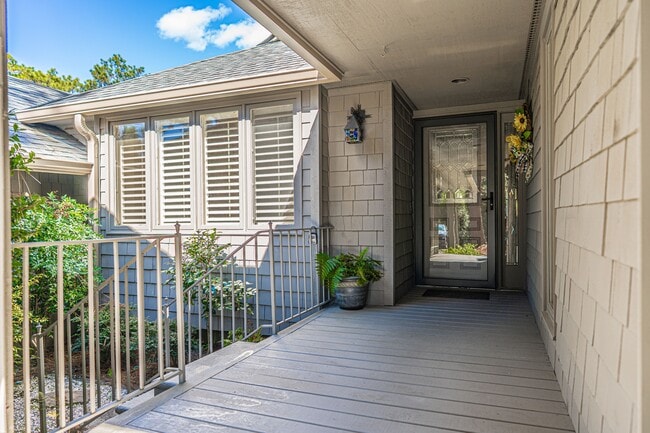 Building Photo - 285 Sugar Gum Ln