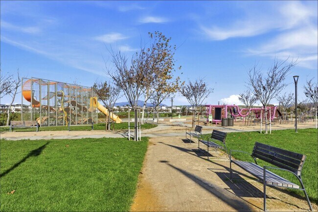 Building Photo - Beautiful 4BD/3.5BA Single-Family Home in the Dublin Boulevards Community!