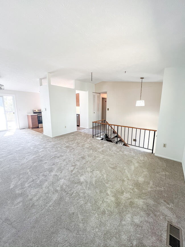 Building Photo - 136 Old Gate Rd