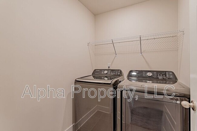 Building Photo - 164 Bromes Way