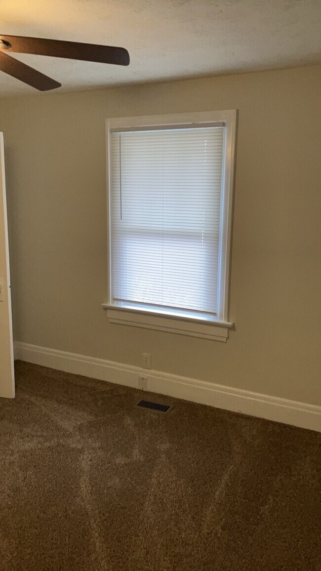 Building Photo - 908 Watervliet Ave