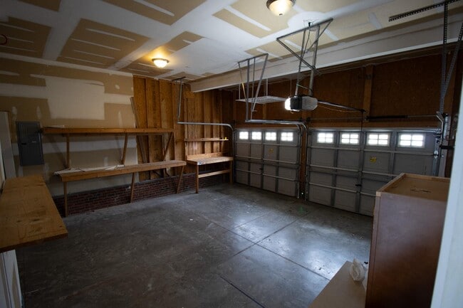 Building Photo - 2047 Sinclair Trce