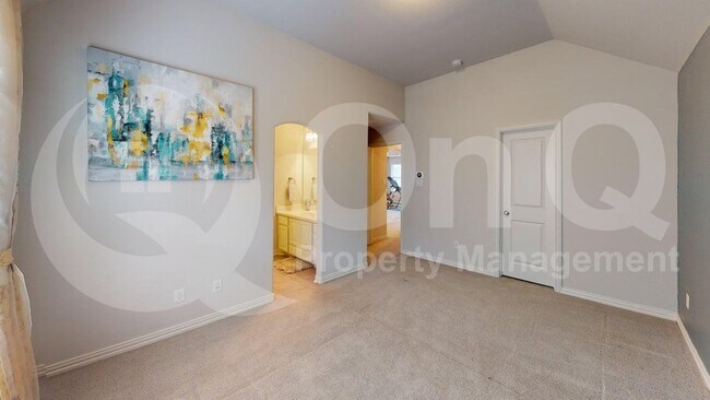 Building Photo - 5811 Lightfoot Ln