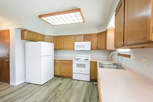 Building Photo - 9928 Garfield Ct