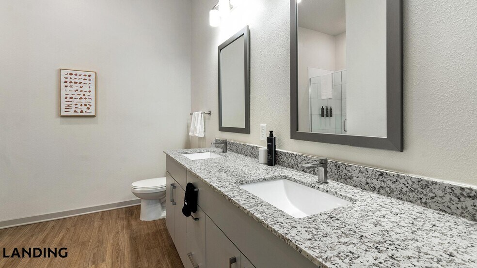 Building Photo - 7311 Baymeadows Way