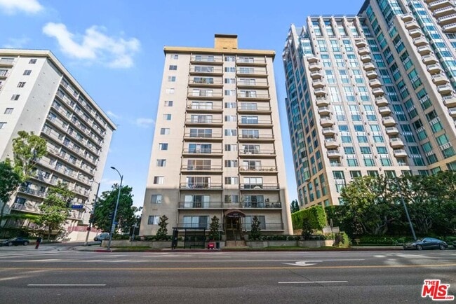 Building Photo - 10747 Wilshire Blvd