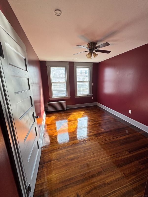 Building Photo - 2341 Barnum Ave