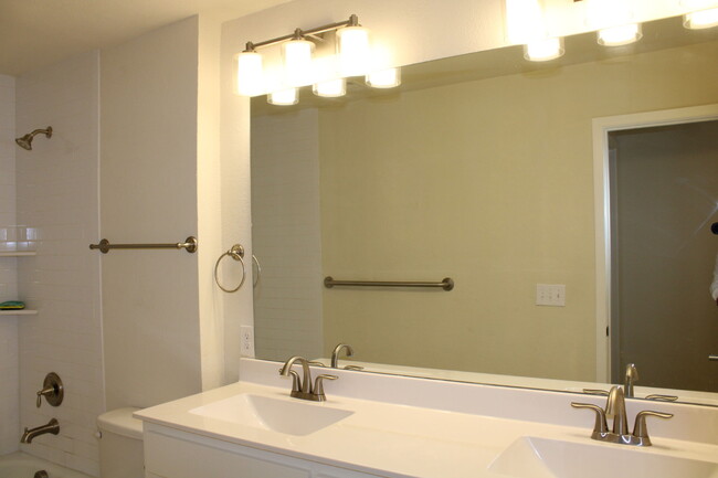 Building Photo - 3009 Osceola Dr