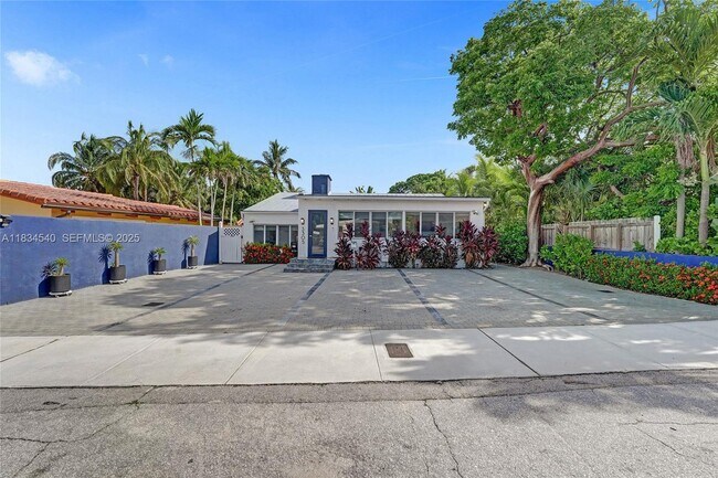 Building Photo - 3305 NE 16th Ct