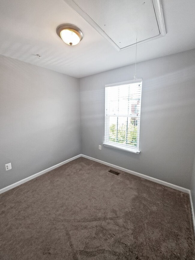 Building Photo - 1701 Walcott Ln