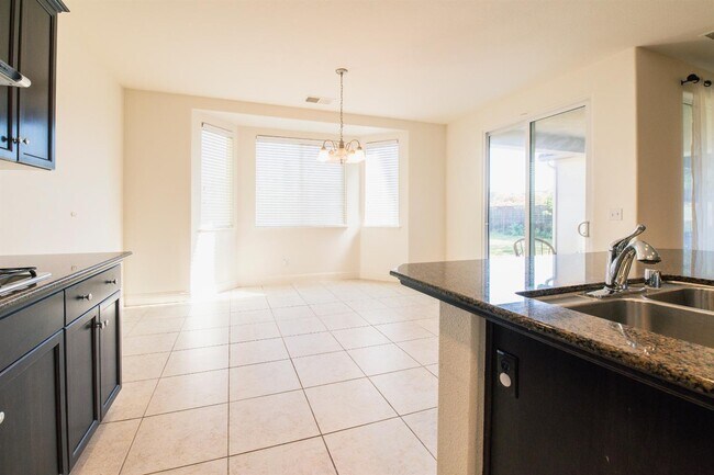 Building Photo - 3952 Serena Ave