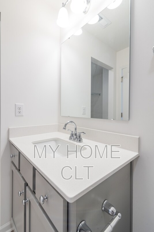 Building Photo - 15010 Scoter St