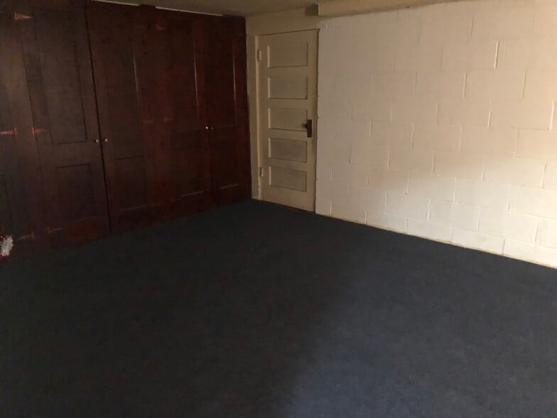 empty basement room - 3536 N 47th Ave