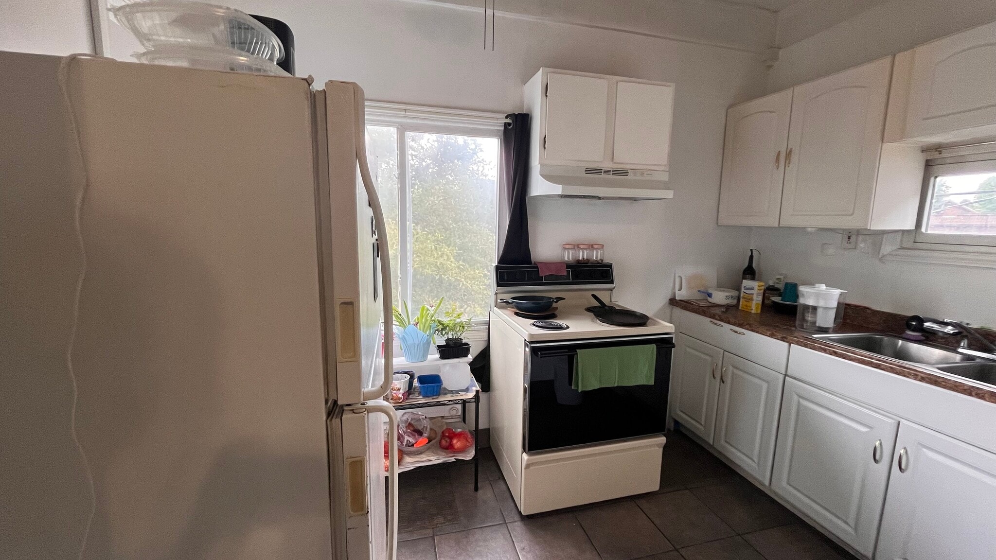 Building Photo - 5807 Hobart St