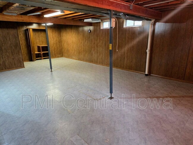 Building Photo - 5310 Brookview Dr