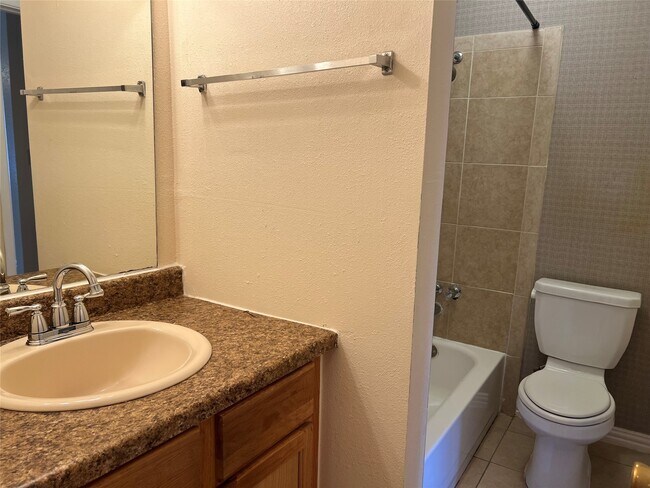 Building Photo - 8405 Wilcrest Dr