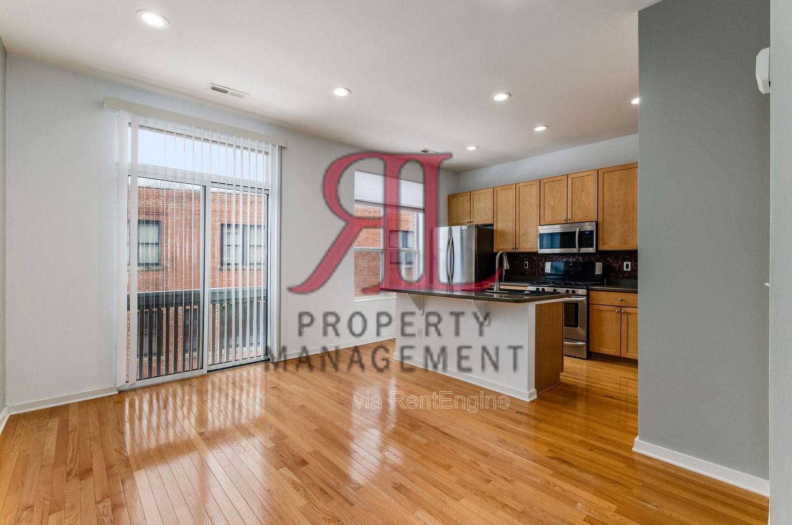 Building Photo - 986 S Front St