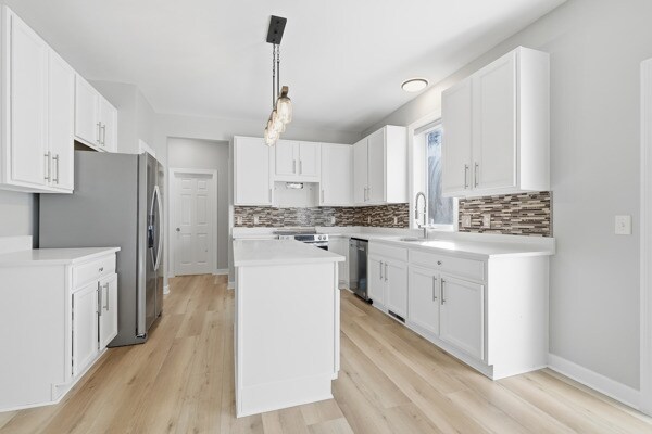 Building Photo - 943 Earley Lake Curve