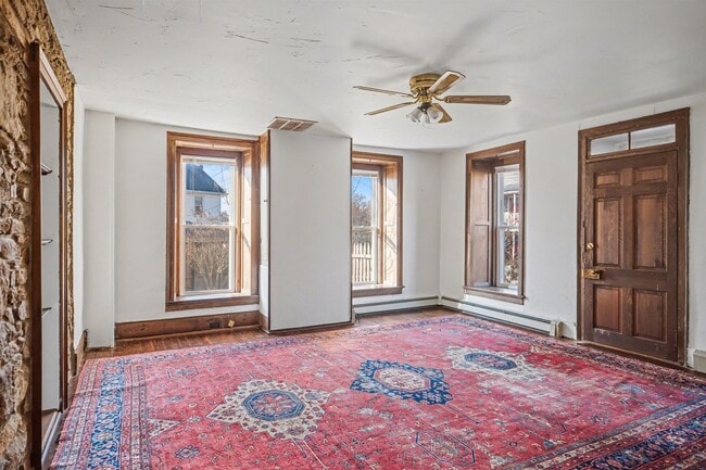 Building Photo - 739 Sergeantsville Rd