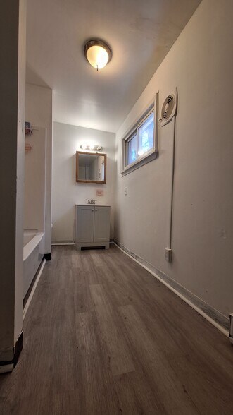 Building Photo - 436 N Law St