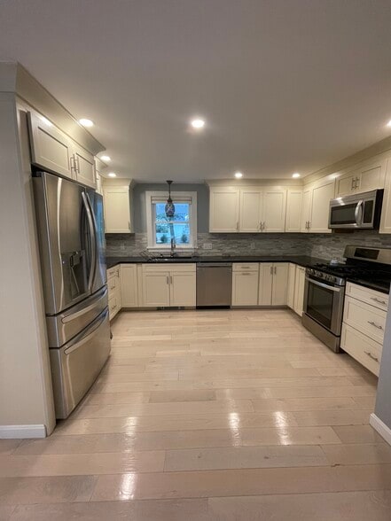 Building Photo - 1 Sahin Way