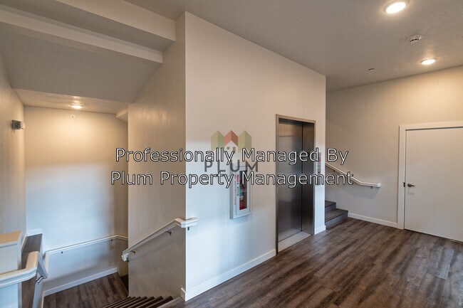 Building Photo - 205 Hickory St