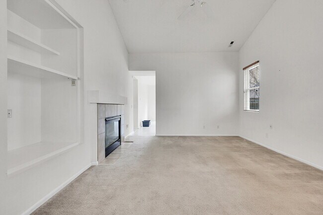 Building Photo - $2,100.00 - 3 Beds, 2 Baths, Single Family...