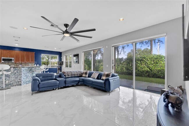 Building Photo - 15841 SW 61st St