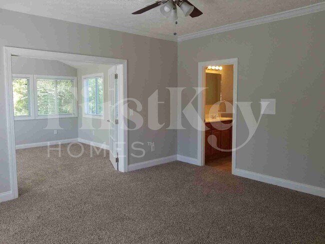 Building Photo - 1911 Chestnut Oak Ln