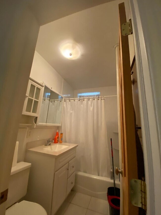 Building Photo - 325 79th St