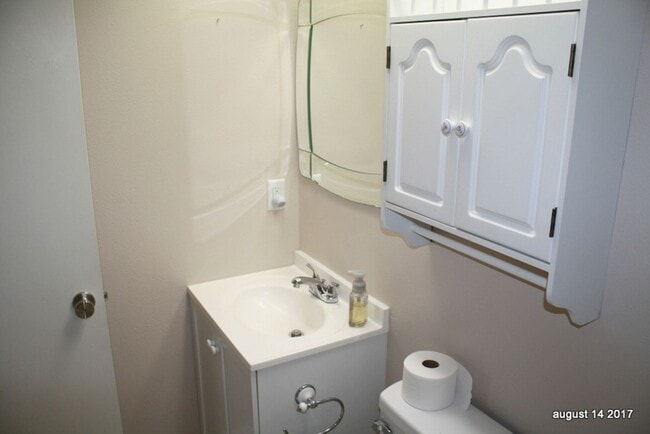 Building Photo - Beautiful 2 bed 2 bath in New Port Richey ...