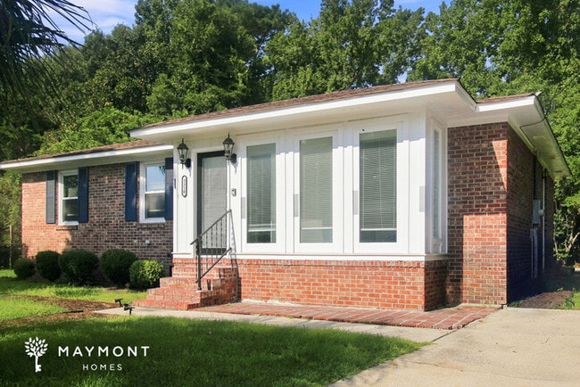 Building Photo - 3310 Jules Dr
