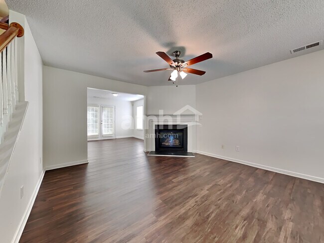 Building Photo - 6308 Dumont Ln