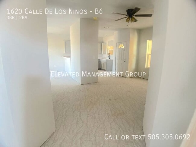 Building Photo - 1620 Calle de los Ninos Ave