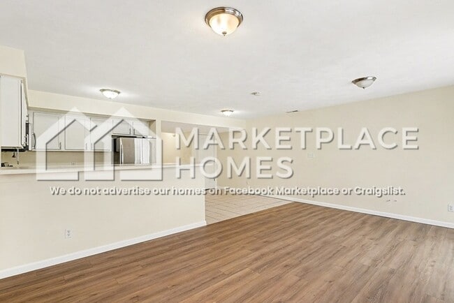 Building Photo - 311 Plum St