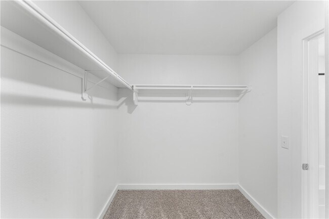 Building Photo - 106 NW Pinwheel St