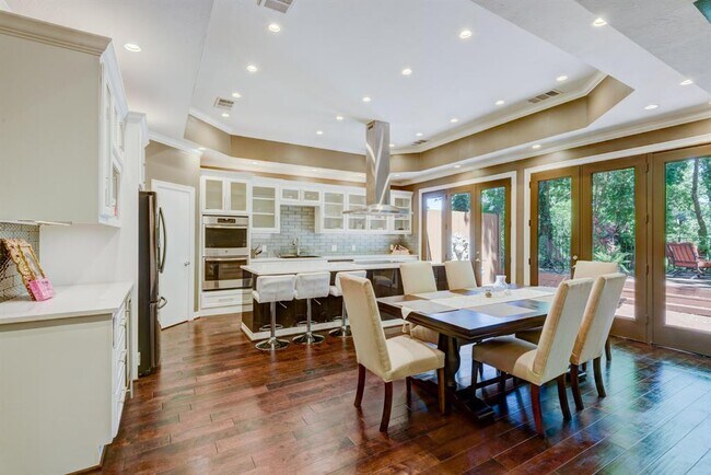 Building Photo - 4734 Post Oak Timber Dr