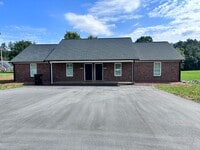 Building Photo - Available August 7th, 2026! Fantastic 2BR, 1BA Duplex in Super Convenient Location