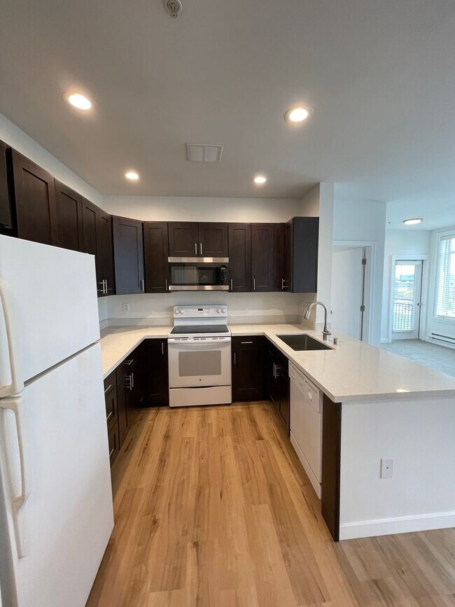 Building Photo - 2bd/1.75ba Seattle Condo