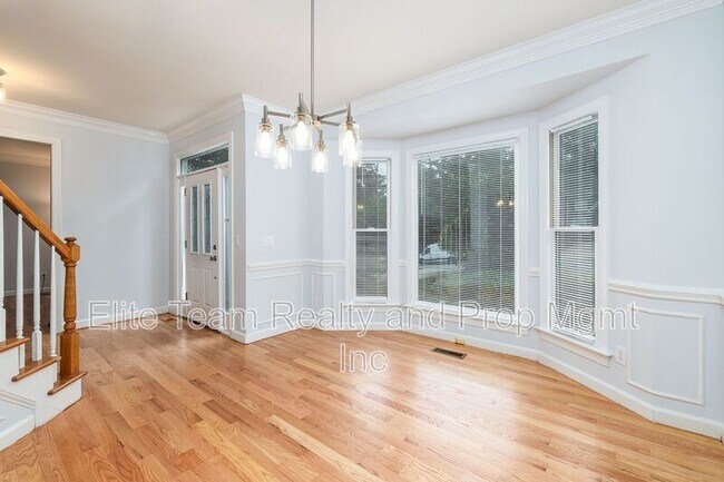 Building Photo - 5283 Downing Creek Dr