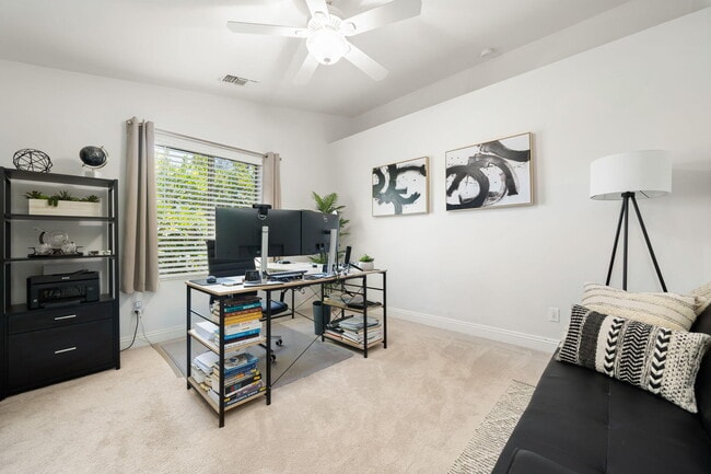 Building Photo - 76941 Coventry Cir