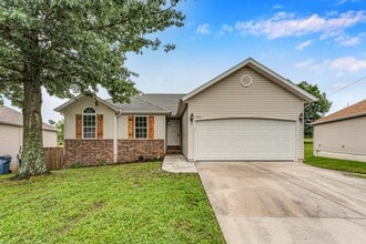 Building Photo - NIXA-5 Bed, 3 bath REMODELED Home | Walkout BASEMENT | Neighborhood Park | Fenced Yard | PETS Wel...