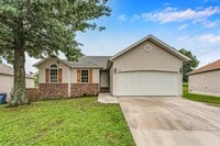 Building Photo - NIXA-5 Bed, 3 bath REMODELED Home | Walkout BASEMENT | Neighborhood Park | Fenced Yard | PETS Wel...