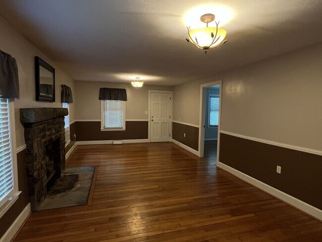 Building Photo - 296 Middle Fork Rd